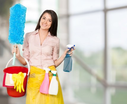 Commercial window cleaning service for storefront glass